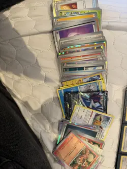 1000 Pokemon card job lot bulk collection includes Holo/Rev Holo 3 ULTRA/V - Image 2