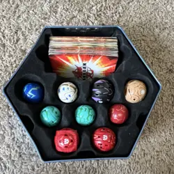 Bakugan Battle Brawlers Transforming Figures Collection with Cards & Tin - Image 2