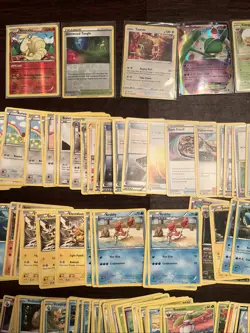 Pokemon card lot ~ 200 cards - Image 3