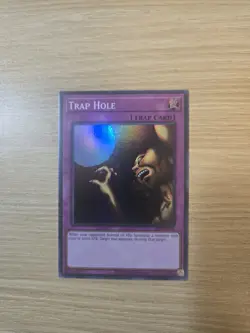 LOB-EN058 Trap Hole - Legend of Blue Eyes (25th Anniversary) Super Rare NM - Image 2