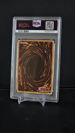 2024 YU-GI-OH! MP24-25TH ANV TIN: DUELING MIRRORS BLUE-EYES WHITE DRAGON PSA 9 - Image 4