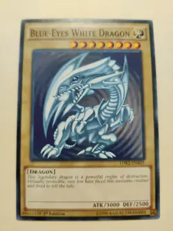 Blue-Eyes White Dragon (Version 2) LDK2-ENK01 1st Edition Common LP - Image 1