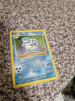 Blastoise 2/102 Pokemon Card TCG Base Set Unlimited Holo - Image 2