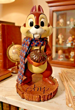 Disney 'Chip' Chipmunk Scarf Medium 11" Nutcracker Christmas Figurine - Image 5