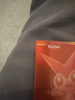 Pokemon TCG Red Victini Card 172/086 White Flare English Monochrome Red - Image 2