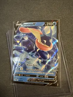 Pokemon TCG Greninja v Fusion Strike Holo Ultra Rare Card 073/264 Near Mint - Image 1