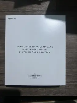 Yu-Gi-Oh! Masterpiece Series Platinum Dark Magician Silver EU version - Image 2