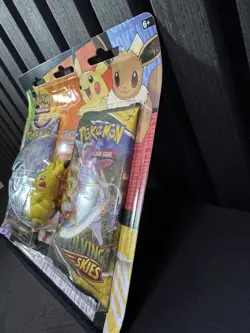 Pokemon TCG Back To School Eraser Blister Eevee 2022 | Evolving Skies - Image 2