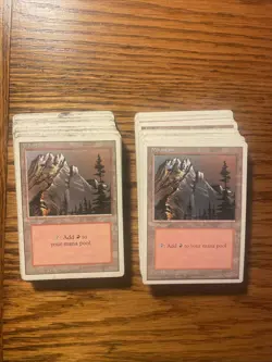 MTG: Vintage 70 Mountains Mana - 35X Revised ‘94 (3rd Ed) & 35X 4th Ed ‘95 - Image 2