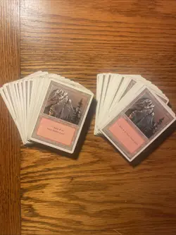 MTG: Vintage 70 Mountains Mana - 35X Revised ‘94 (3rd Ed) & 35X 4th Ed ‘95 - Image 3
