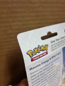 Pokemon TCG Sword & Shield Vivid Voltage 3 Pack Blister Vaporeon factory sealed - Image 5