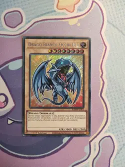 YUGIOH Drago bianco occhi blu BLMM-it001 Rara segreta 1stEd CHIBI alt Artwork nm - Image 1