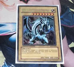 YUGIOH BLUE-EYES WHITE DRAGON FL1-EN001 x1 SECRET RARE HP/DMG - Image 1