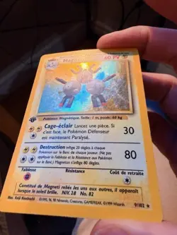 1st Edition Magneton 9/102 Base Set 1999 Holo Rare Pokemon Card - French - Image 2