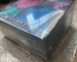 Pokemon TCG Sword & Shield Evolving Skies Elite Trainer Box ETB New/SEALED - Image 3