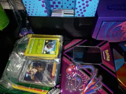 631 Pokemon Sword And Shield Fusion Strike Card Lot WITH BOX AND TINS MUST SEE! - Image 3