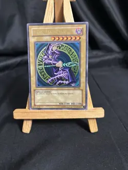 Dark Magician SDY-006 Starter Deck Yugi Spellcaster Monster Konami 2500/2100 - Image 1