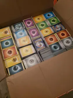 Pokemon Bulk English Energy NON Holo 42.88 lbs approximately 10.5-11k cards - Image 1