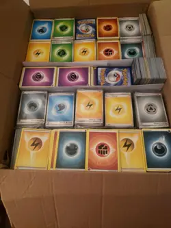 Pokemon Bulk English Energy NON Holo 42.88 lbs approximately 10.5-11k cards - Image 2