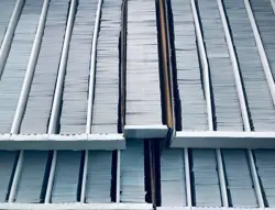 YUGIOH 50 CARDS ALL HOLOGRAPHIC HOLO FOIL COLLECTION BOX! GREAT DECK STARTER! - Image 2