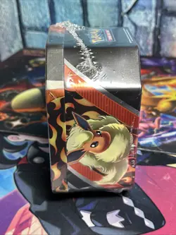 Pokemon TCG Eevee Evolutions Tin 2021 Flareon V Evolving Skies Brand New Sealed - Image 2