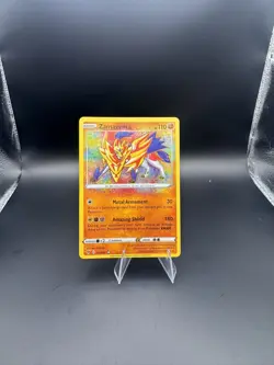 Pokemon TCG Zamazenta Vivid Voltage 102/185 Amazing Rare - Image 1