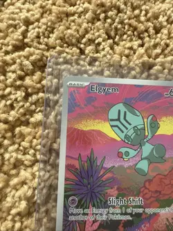 ELGYEM 120/086 - POKEMON BLACK LIGHT ITA 2025 NM ILLUSTRATION RARE - Image 3