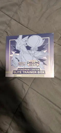 Pokemon Sword & Shield Chilling Reign Elite Trainer Box Pokemon Center Exclusive - Image 1