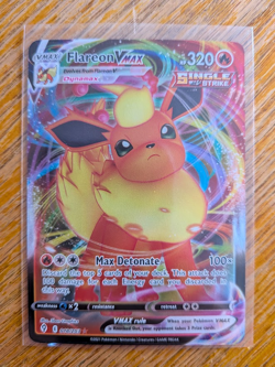 Pokemon TCG Flareon Vmax SWSH07: Evolving Skies 018/203 Ultra Rare - Image 1