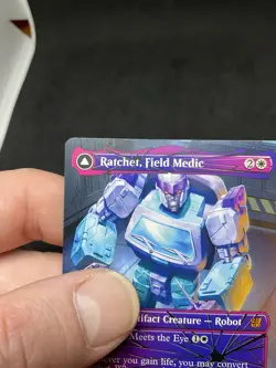 Ratchet, Field Medic (Shattered Glass) Universes Beyond: Transformers Regular 17 - Image 3