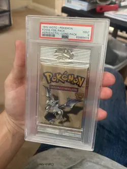 VTG 1999 WOTC Pokemon 1st Edition Fossil Foil Aerodactyl Art PSA 9 Long Crimp - Image 1