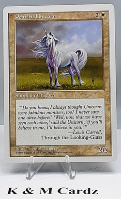 MTG - 5th Edition - Pearled Unicorn - Common - Lightly Played - Image 1