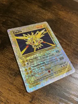 Pokemon TCG Zapdos Reverse Holo Rare Legendary Collection 19/110 Damaged - Image 2