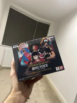 One Piece TCG OP-09 Emperors in the New World Booster Box Brand New & Sealed - Image 1
