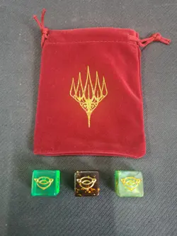 MTG Lord of the rings 3 Promo Dice (1 of each colour) and Dice bag - Image 1