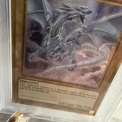 2017 MVP1-ENGV4 BLUE EYES WHITE DRAGON MOVIE PACK GOLD Limited ED. DSOD PSA 8 - Image 2