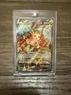 Pokemon TCG Leafeon v Evolving Skies Holo Ultra Rare Card 167/203 Mint Condition - Image 1