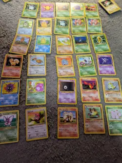 98 card lot of pokemon vintage 1st edition. base set / jungle holos - Image 1
