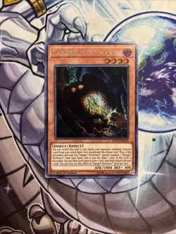 (EY) Yugioh! Danger! Mothman! - MP19-EN219 - Prismatic Secret Rare - 1st Ed VLP - Image 1