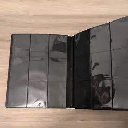 Disney Lorcana 9-Pocket Villain Portfolio binder holds 252 cards - Image 3
