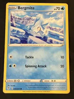 Bergmite - SWSH Evolving Skies 044/203 Common Pokemon Card - NM - Image 1