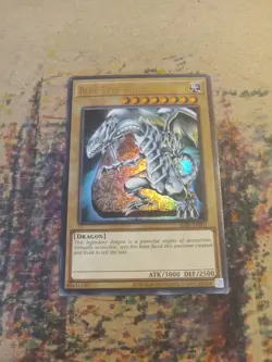 Blue-Eyes White Dragon SDBE-EN001 Structure Deck: Saga of Blue Eyes White Dragon - Image 1