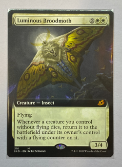 MTG - Ikoria: Lair of Behemoths - Luminous Broodmoth - Extended Art - NM - Image 1