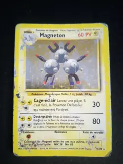 Carte Pokemon Magneton 9/102 Holo Set De Base - Image 1