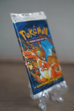 Pokemon TCG Base Set Unlimited Booster Pack Charizard Art WOTC Sealed - Image 4
