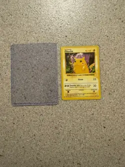 Pokemon Pikachu 58/102 Base Set Shadowless Red Cheeks English HEAVY PLAY. - Image 1