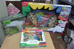 POKEMON ASCENDED (GARDEVOIR) POSTER + FIRST PARTNER BOX + PERFECT ORDER ETB - Image 1