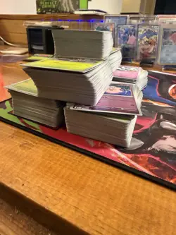 Pokemon TCG BULK Lot 700 Cards Holos Reverse Holos Commons Uncomm. No Energies - Image 1