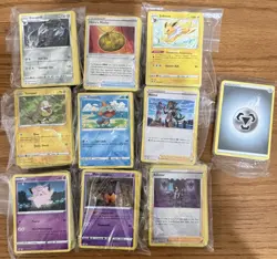 Pokemon TCG ~450 Bulk Card Lot - Vivid Voltage, Sword & Shield, Evolving Skies - Image 1