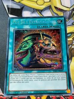 CARTE Yu Gi Oh POT DE L'EXTRAVAGANCE RA01-FR059 1ere edition SECRET RARE - Image 1